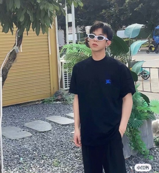  Clothes Burberry 20250531-1