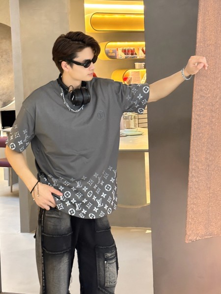  Clothes Louis Vuitton 20250531-1