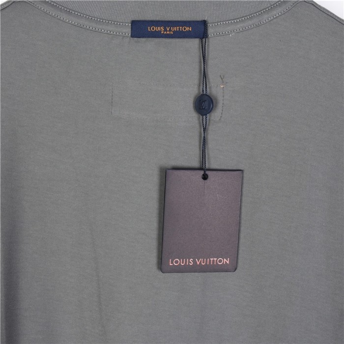  Clothes Louis Vuitton 20250531-1