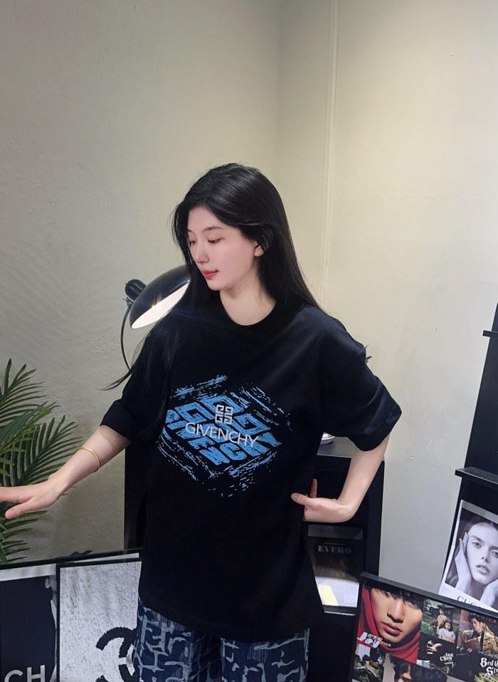  Clothes Givenchy 20250531-1