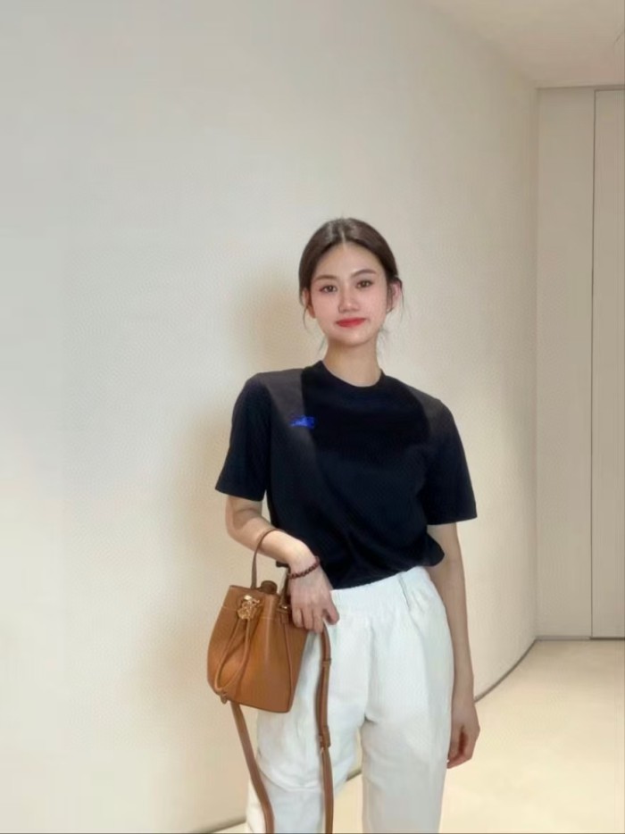  Clothes Burberry 20250531-1