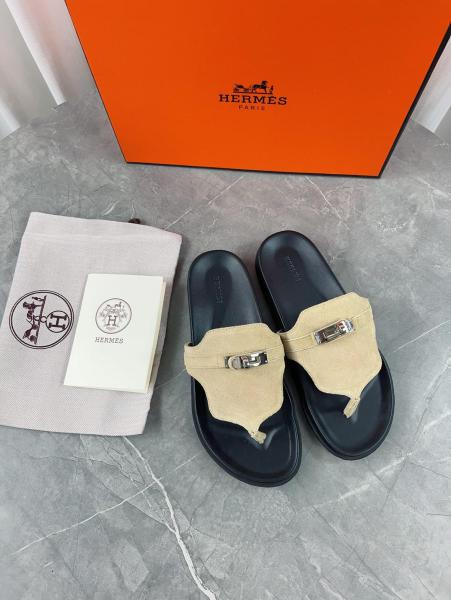 HERMES Empire goatskin round toe flip-flops