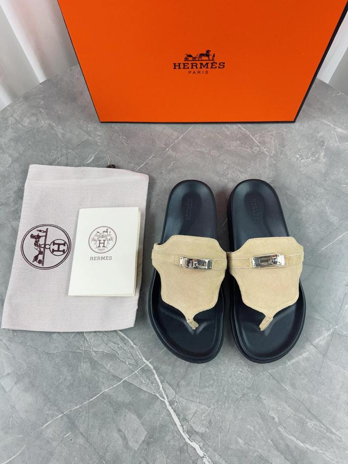 HERMES Empire goatskin round toe flip-flops