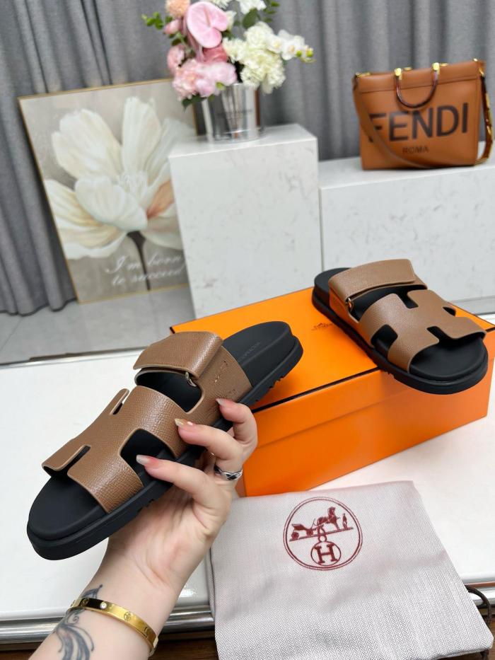 HERMES Chypre Slide Slippers Umber