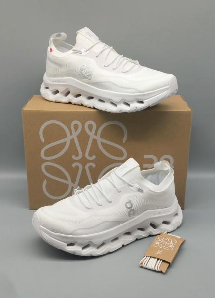 On Running Cloudtilt LOEWE All White