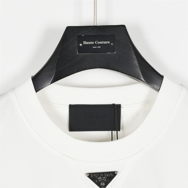 Clothes Prada 20250607-1