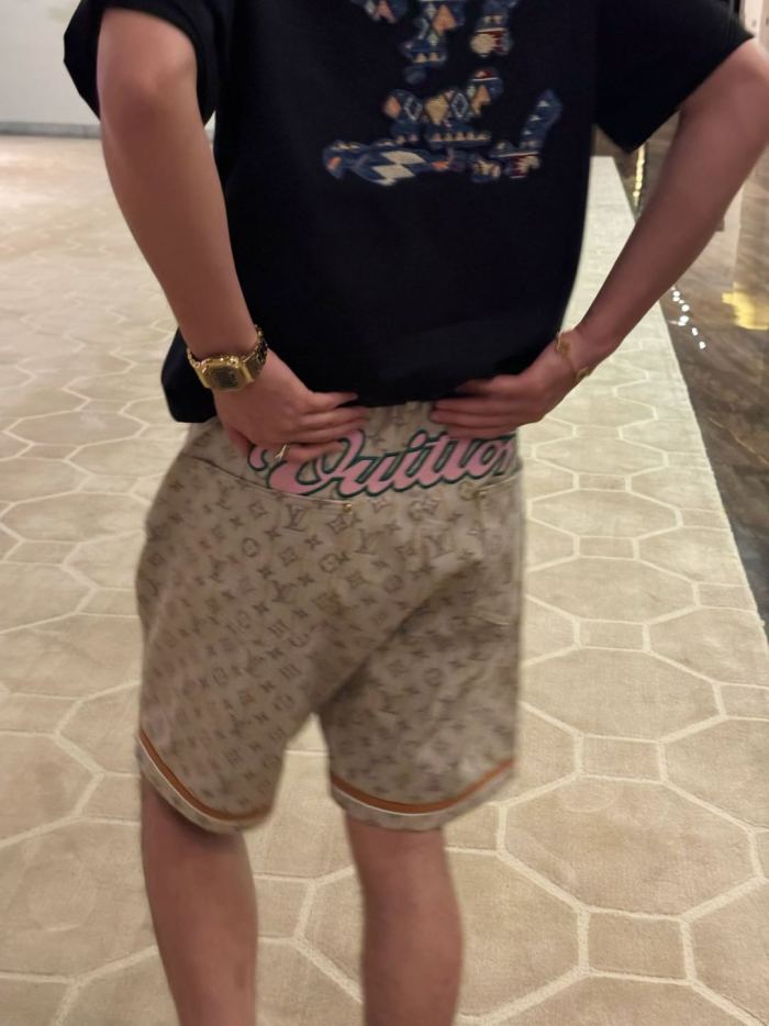 Clothes Louis Vuitton 20250607-5