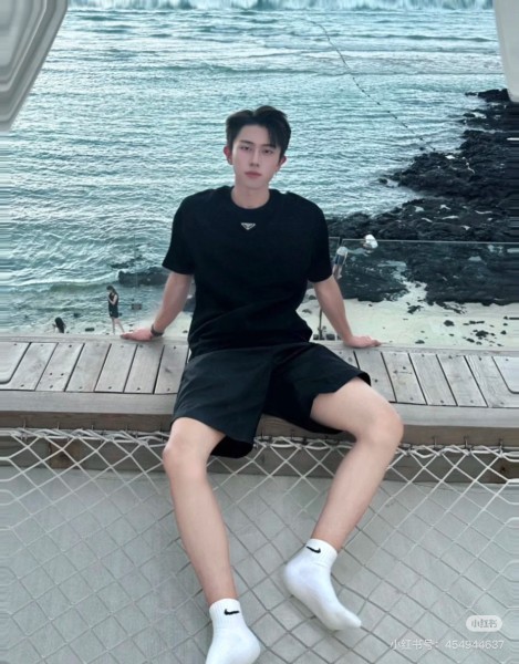 PRADA T Shirts Men's Black Crew Neck Moderate