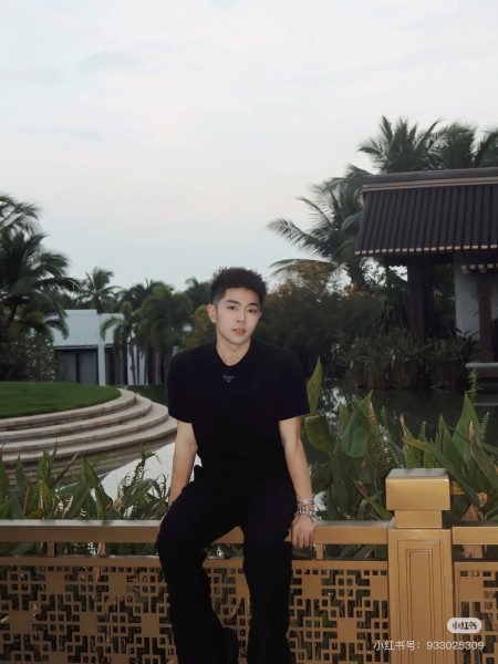 PRADA T Shirts Men's Black Crew Neck Moderate