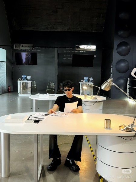 PRADA T Shirts Men's Black Crew Neck Moderate