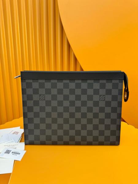 Louis Vuitton Pochette Voyage MM N41696 size 27*21*6 cm
