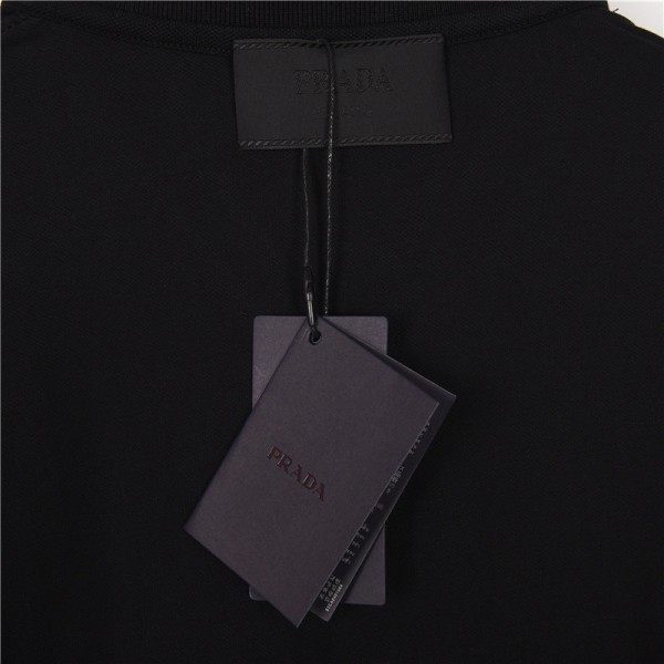  Clothes Prada 20250612-1