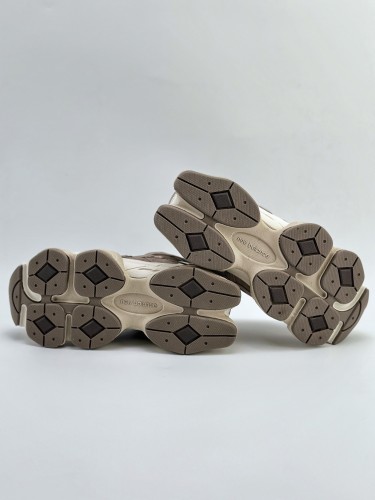 New Balance 9060 Mushroom Brown