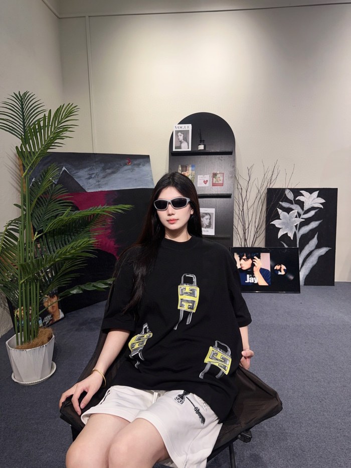  Clothes Givenchy 20250616-1