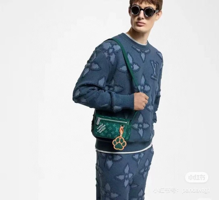  Clothes Louis Vuitton 20250616-4