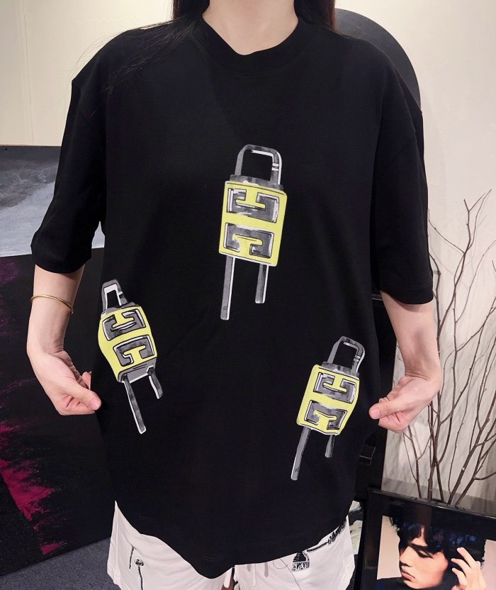  Clothes Givenchy 20250616-1