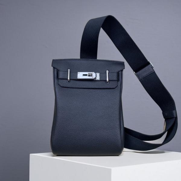 HERMES Hac a Dos Silver Buckle Adjustable Shoulder Strap Togo Calfskin Shoulder Crossbody Bag Small Unisex H083589CK89 size 18*8*28cm