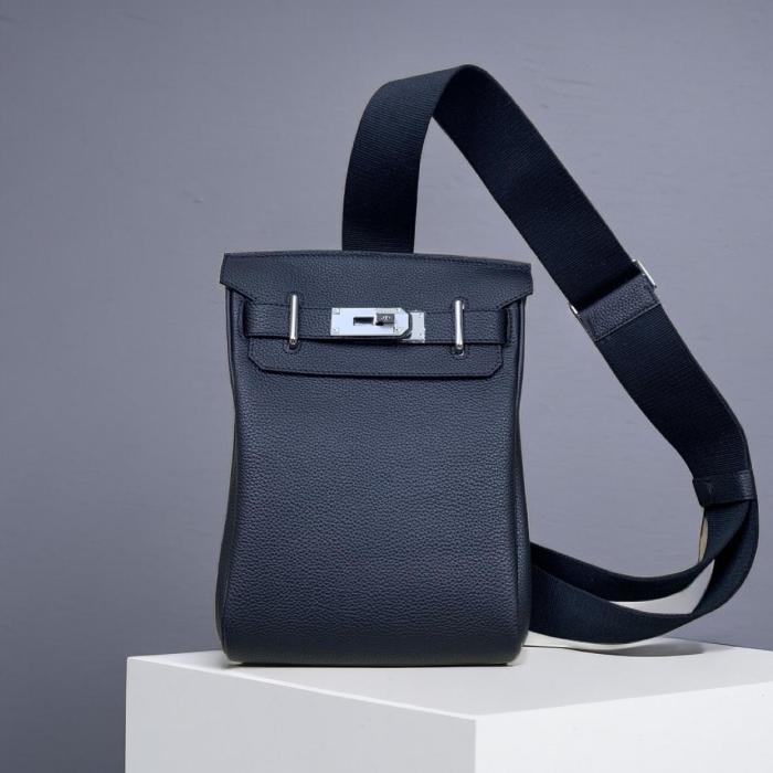 HERMES Hac a Dos Silver Buckle Adjustable Shoulder Strap Togo Calfskin Shoulder Crossbody Bag Small Unisex H083589CK89 size 18*8*28cm