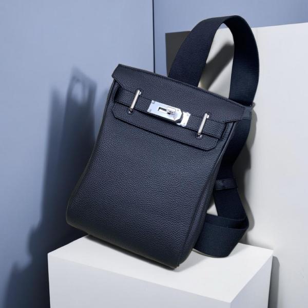 HERMES Hac a Dos Silver Buckle Adjustable Shoulder Strap Togo Calfskin Shoulder Crossbody Bag Small Unisex H083589CK89 size 18*8*28cm