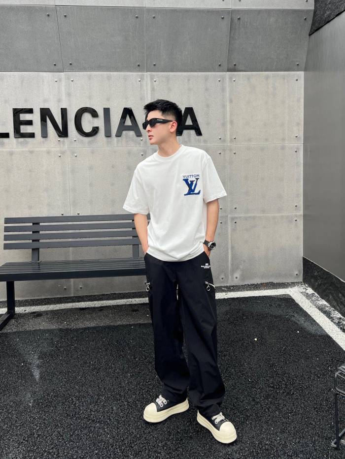 Clothes Louis Vuitton 20250621-22