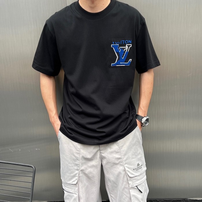 Clothes Louis Vuitton 20250621-21