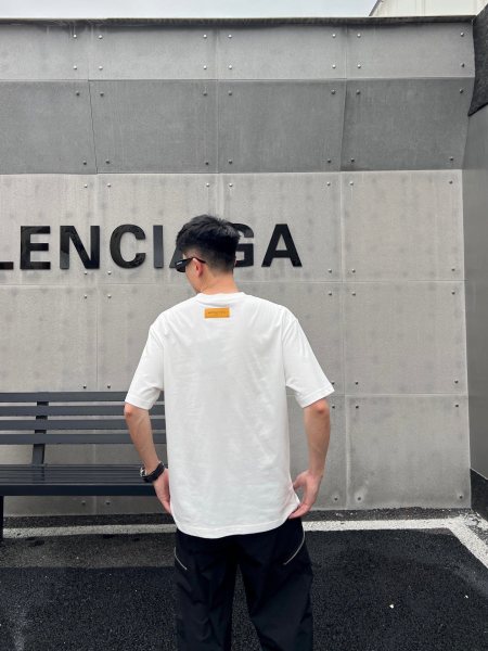 Clothes Louis Vuitton 20250621-22