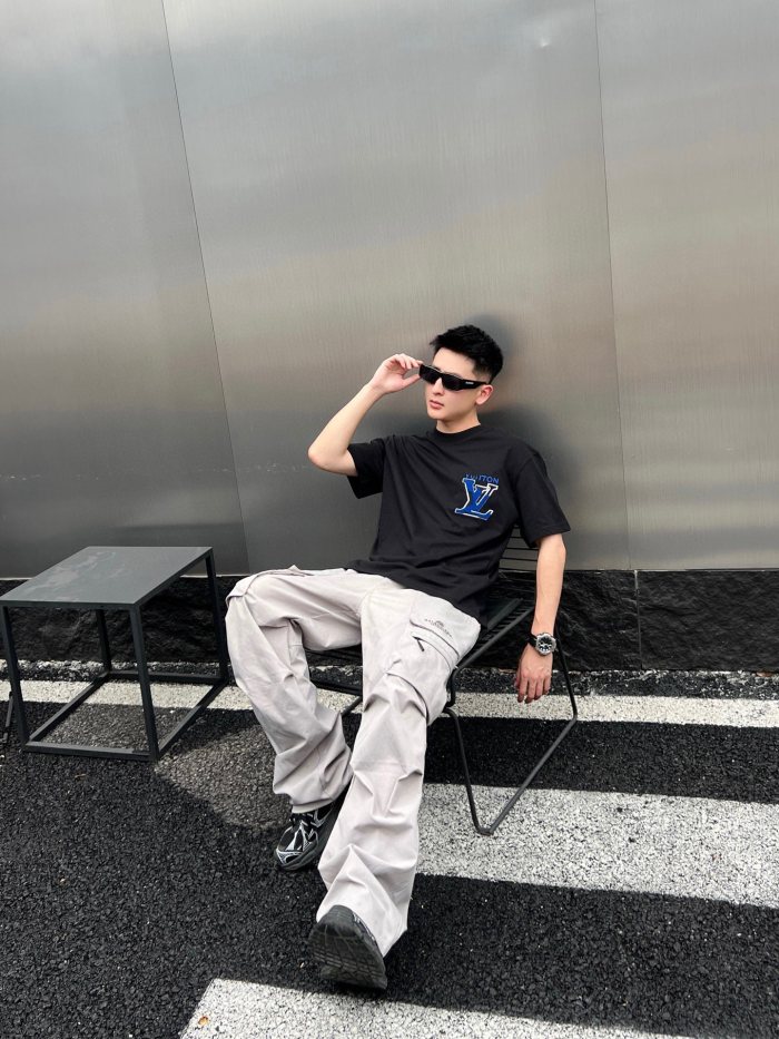 Clothes Louis Vuitton 20250621-21