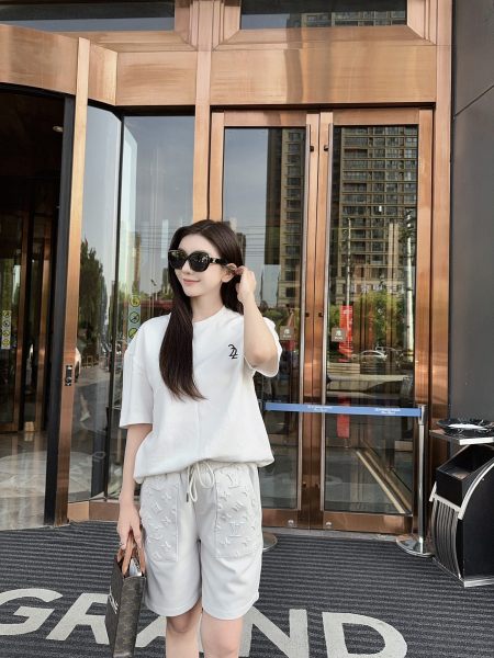 Clothes Louis Vuitton 20250621-17