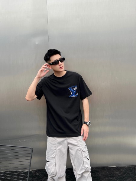 Clothes Louis Vuitton 20250621-21