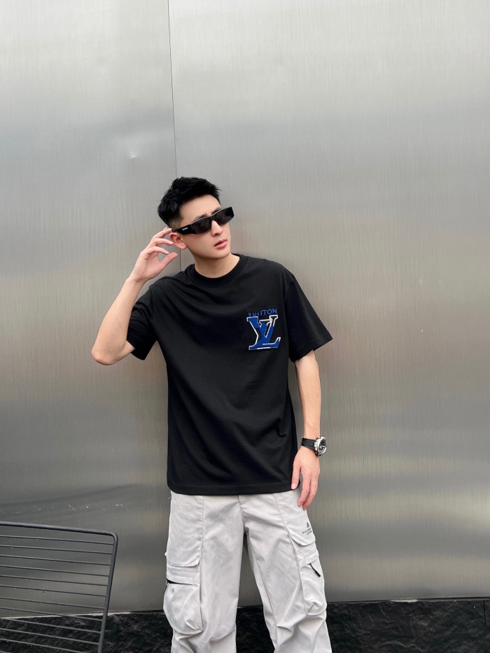 Clothes Louis Vuitton 20250621-21