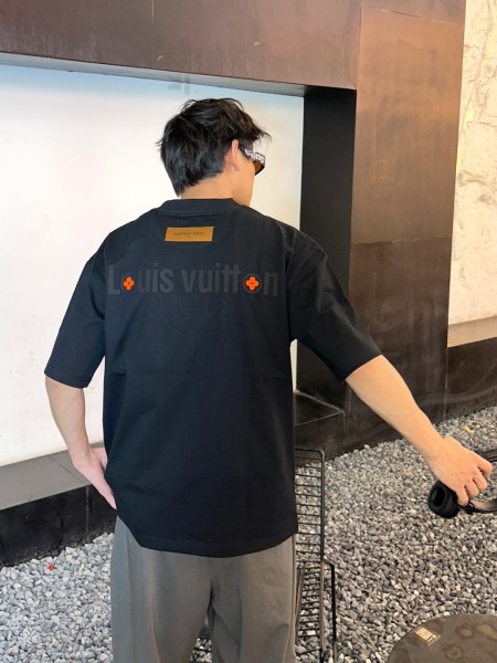 Clothes Louis Vuitton 20250621-5