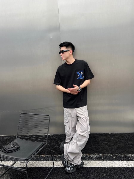 Clothes Louis Vuitton 20250621-21