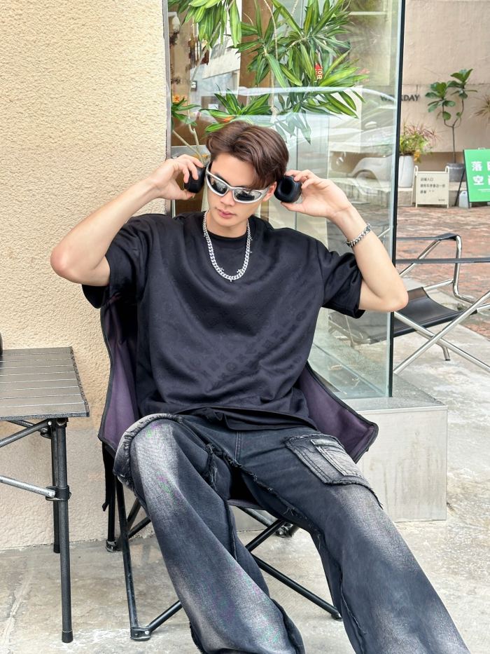  Clothes Louis Vuitton 20250621-19