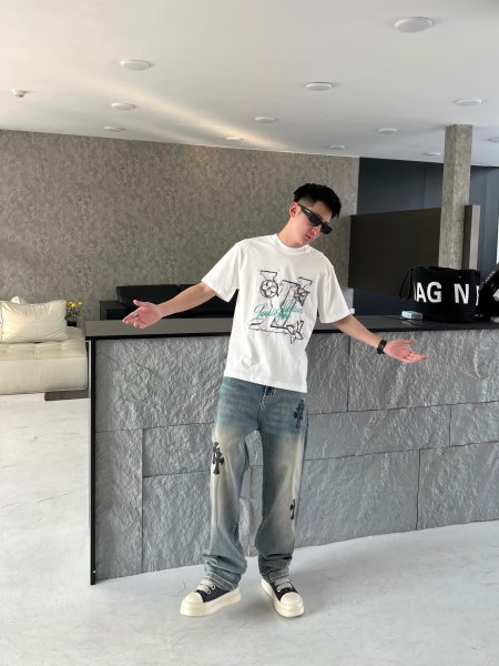 Clothes Louis Vuitton 20250621-24