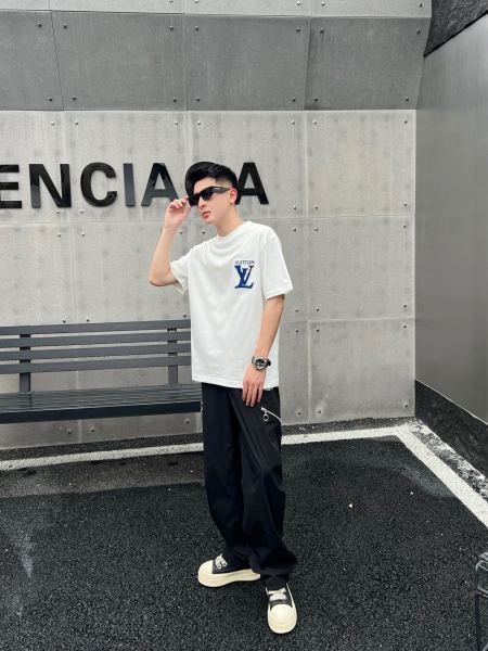 Clothes Louis Vuitton 20250621-22