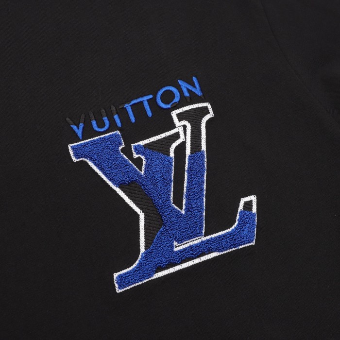 Clothes Louis Vuitton 20250621-21