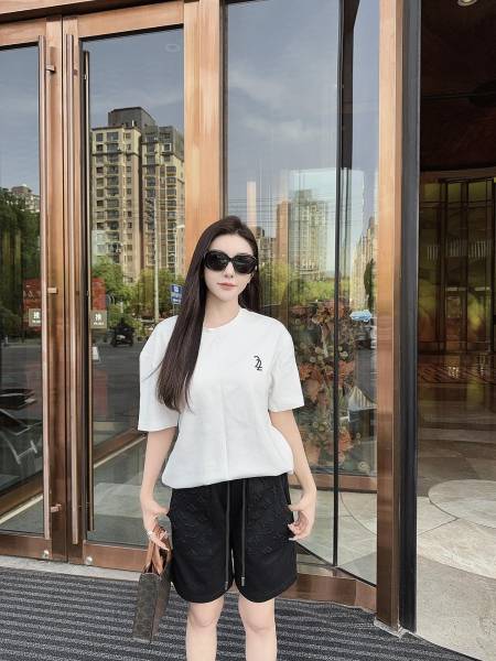 Clothes Louis Vuitton 20250621-18