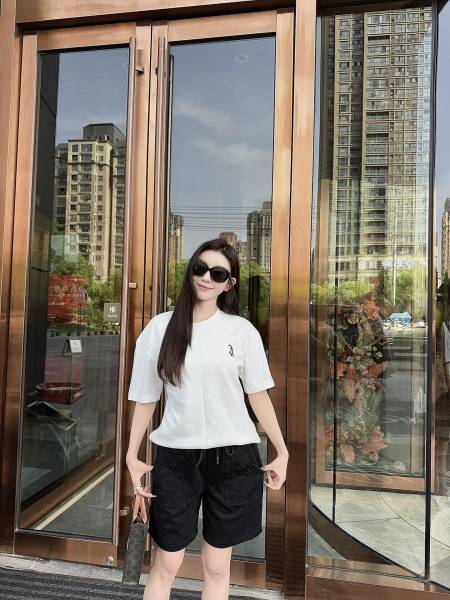 Clothes Louis Vuitton 20250621-18