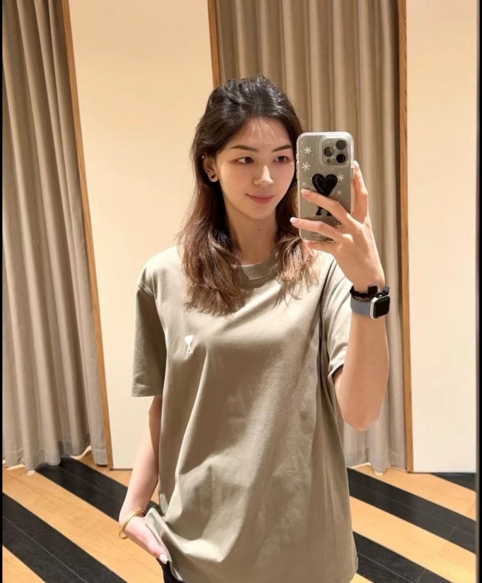 Clothes AMI 20250623-2