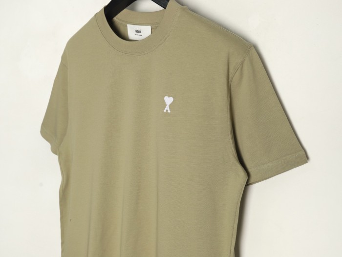 Clothes AMI 20250623-2