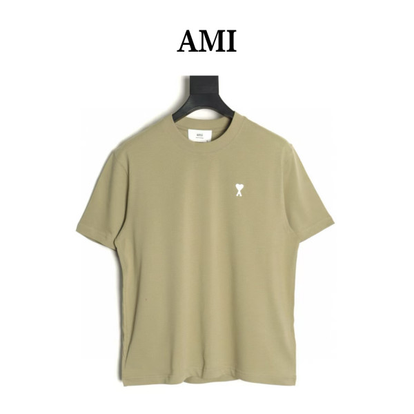 Clothes AMI 20250623-2