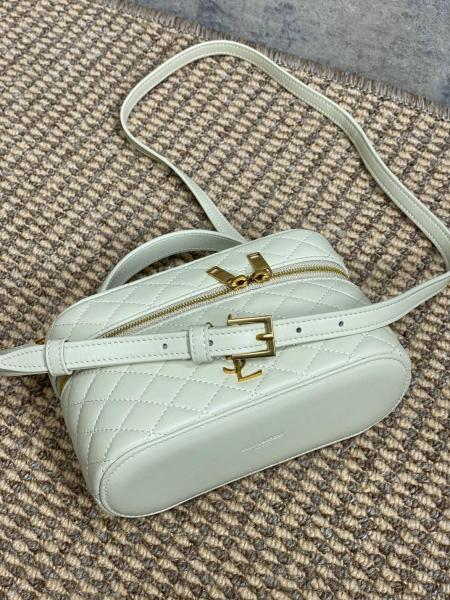 SAINT LAURENT GABY Bronze Hardware Zipper Closure Lambskin Cosmetic Bag Handbag Shoulder Bag Women's Vintage White 766731-1EL07-9207 size 18*6.5*11cm 