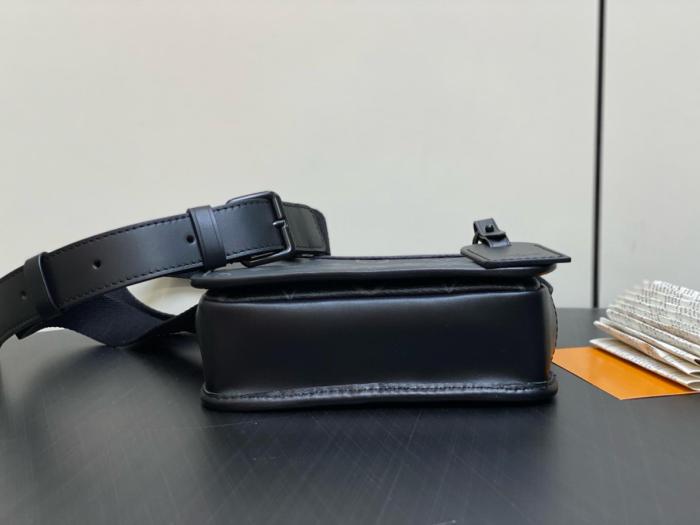 LOUIS VUITTON Bosphore classic monogram print detachable wristband coated canvas and cowhide leather hand-held messenger bag men's black M12599 size 19*7*12cm