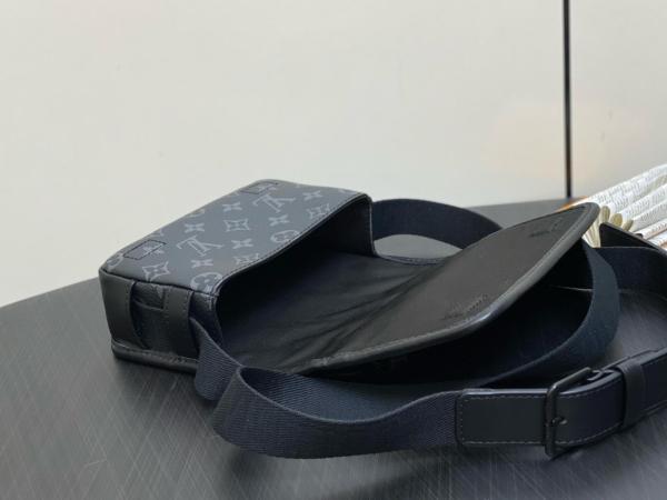 LOUIS VUITTON Bosphore classic monogram print detachable wristband coated canvas and cowhide leather hand-held messenger bag men's black M12599 size 19*7*12cm