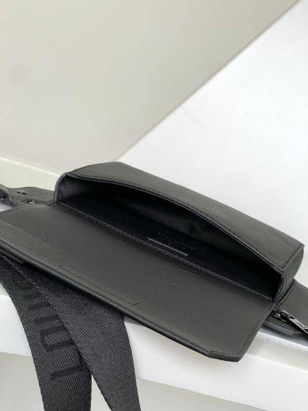 LOUIS VUITTON TAKEOFF metal letter logo grained calfskin waist bag chest bag crossbody bag men's black M57081 size 30*3*16cm