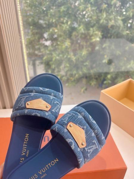 LOUIS VUITTON Lily round toe open toe flip flops for women blue