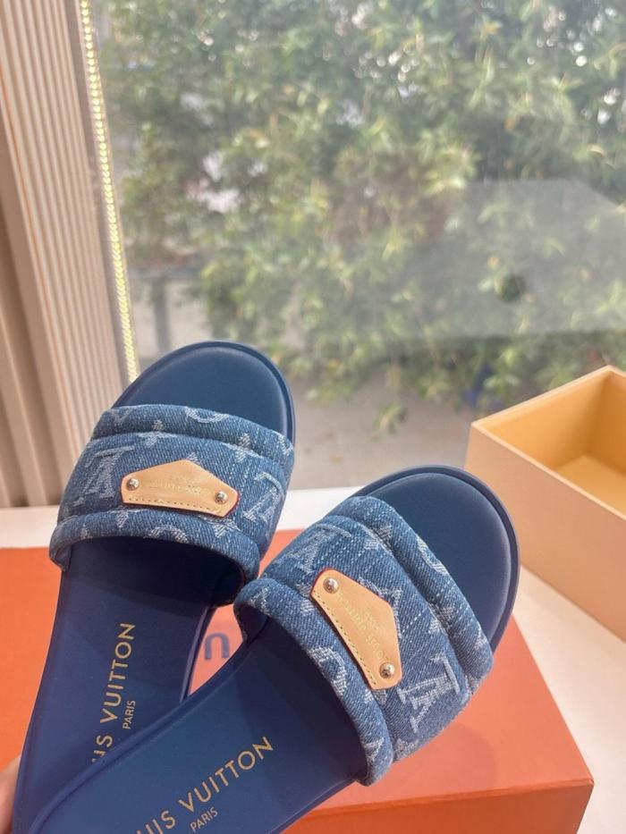 LOUIS VUITTON Lily round toe open toe flip flops for women blue