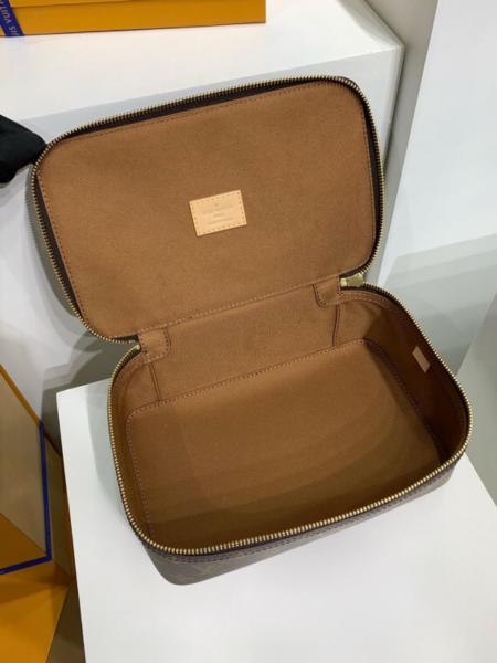 LOUIS VUITTON Monogram Printed Coated Canvas and Cowhide Storage Bag Men's Brown M43689 size 23.88*17.02*7.87cm 