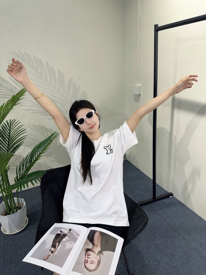  Clothes Louis Vuitton 20250625-2