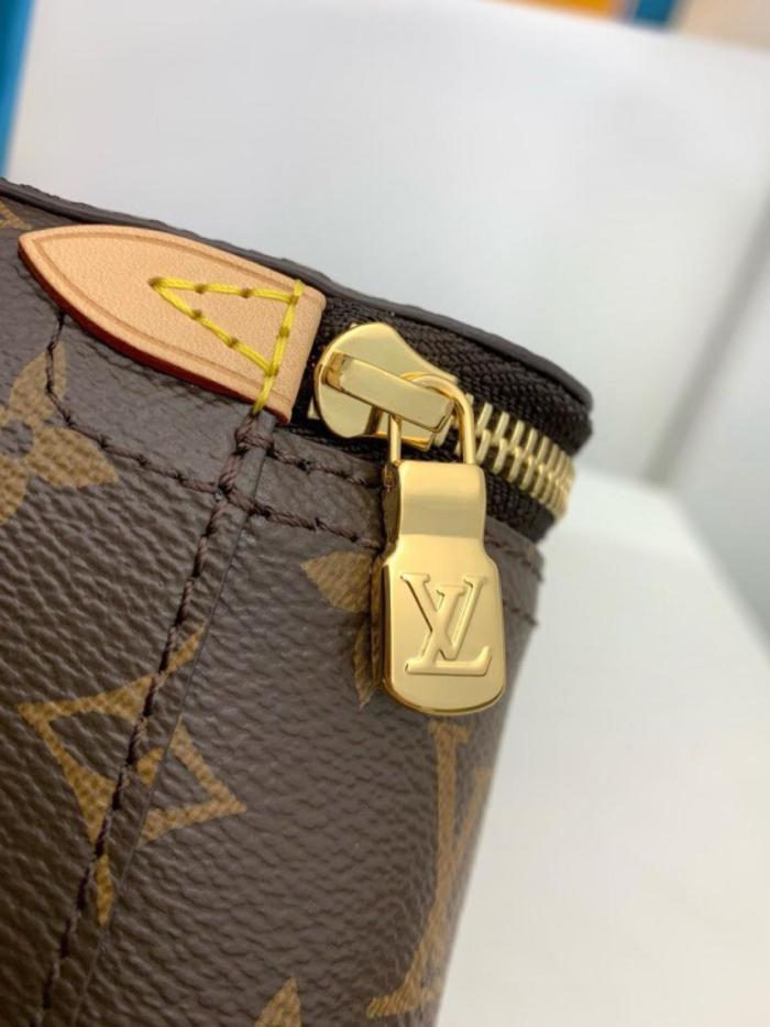 LOUIS VUITTON Monogram Printed Coated Canvas and Cowhide Storage Bag Men's Brown M43689 size 23.88*17.02*7.87cm 